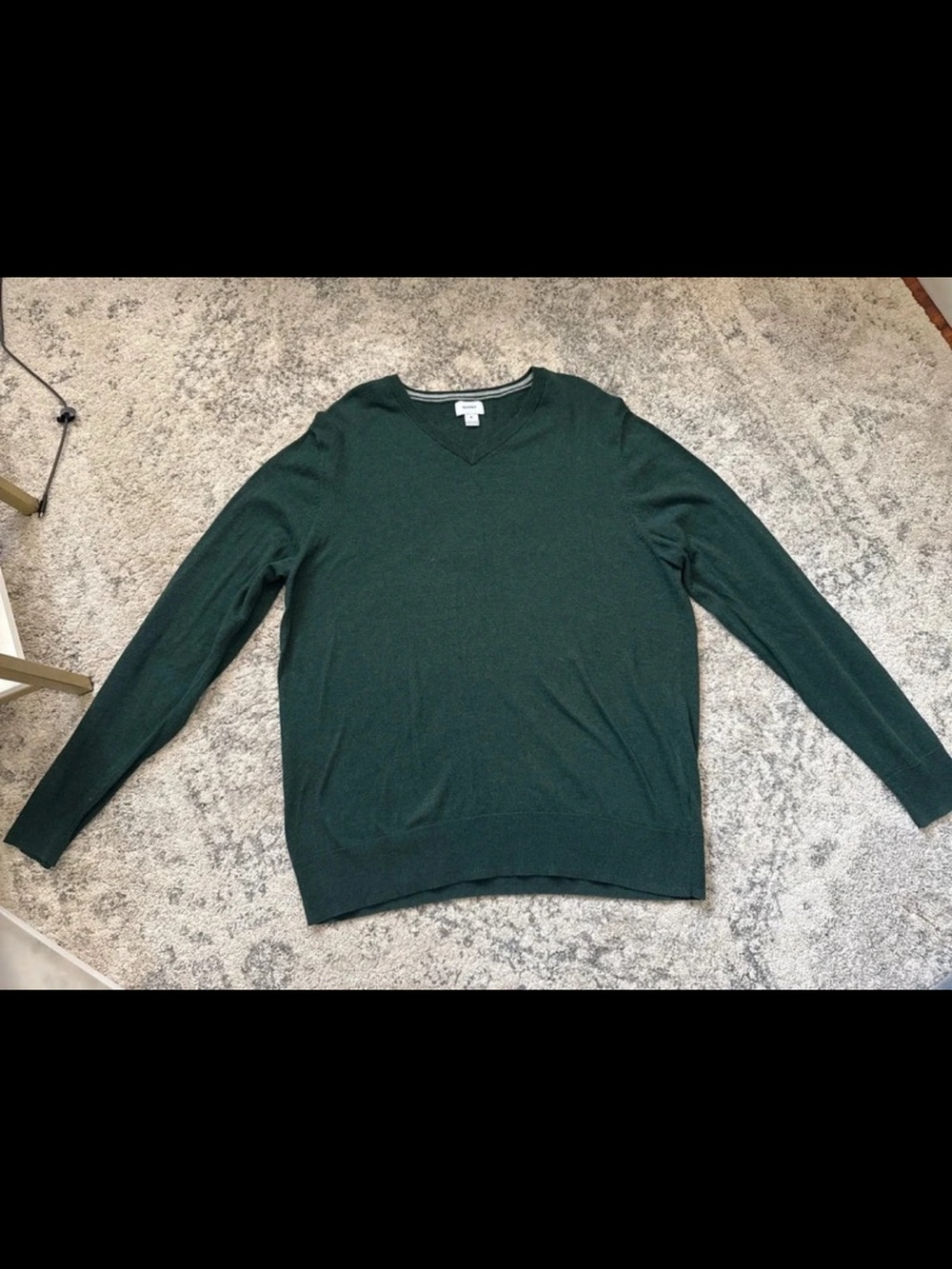 Old Navy Men's Forest Green V-Neck Sweater